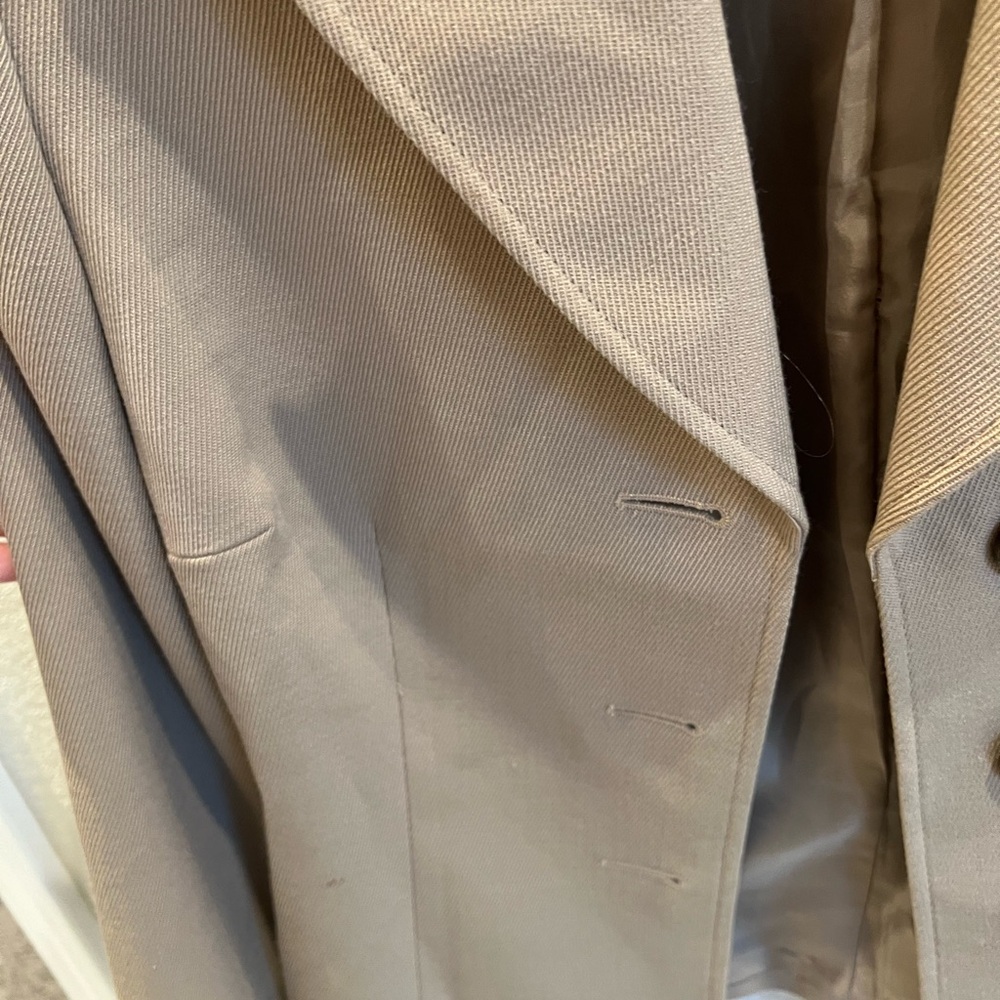 Tahari ASL Women's Tailored Beige Blazer with Three-Button Front - Picture 14 of 16
